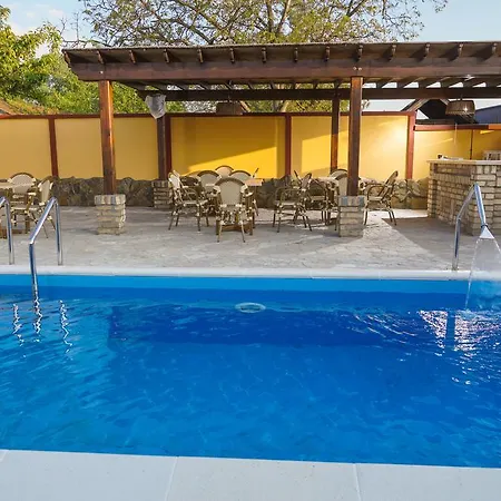 Guest house Amfora Palic